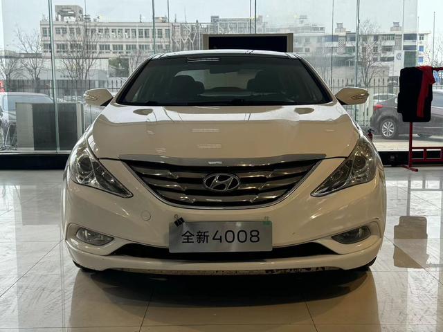 Hyundai Sonata eight