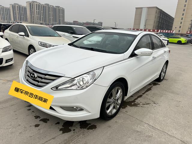 Hyundai Sonata eight