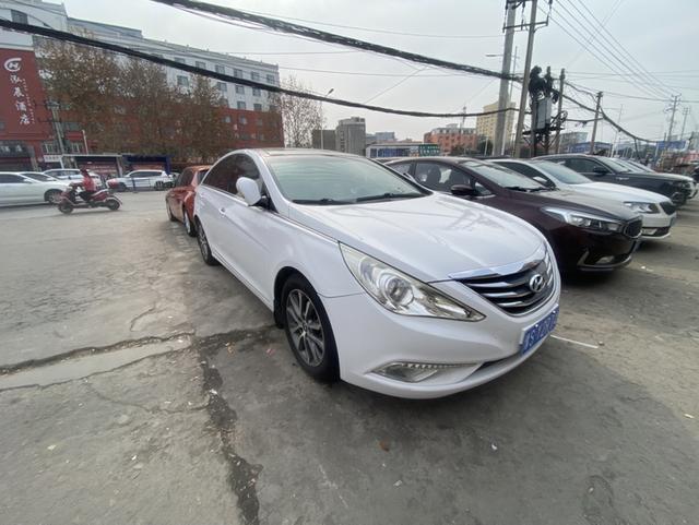 Hyundai Sonata eight