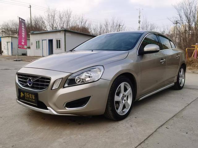 Volvo S60 (imported)