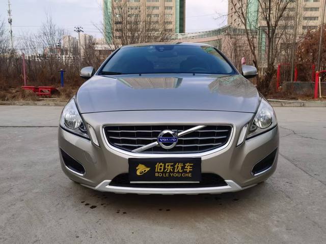 Volvo S60 (imported)