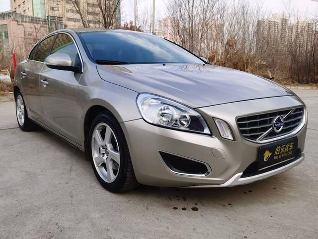 Volvo S60 (imported)