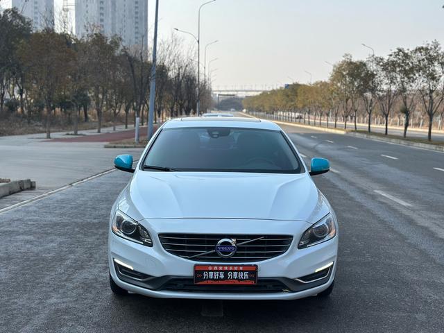 Volvo S60 (imported)