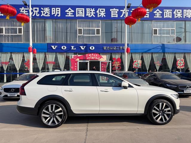 Volvo V90