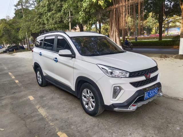 Wuling Hongguang S3