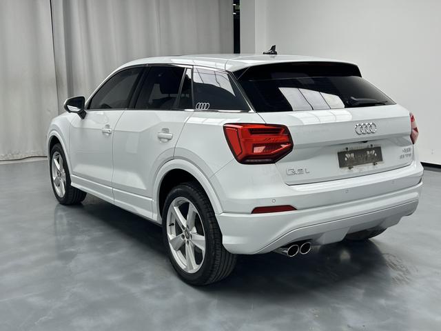 Audi Q2L