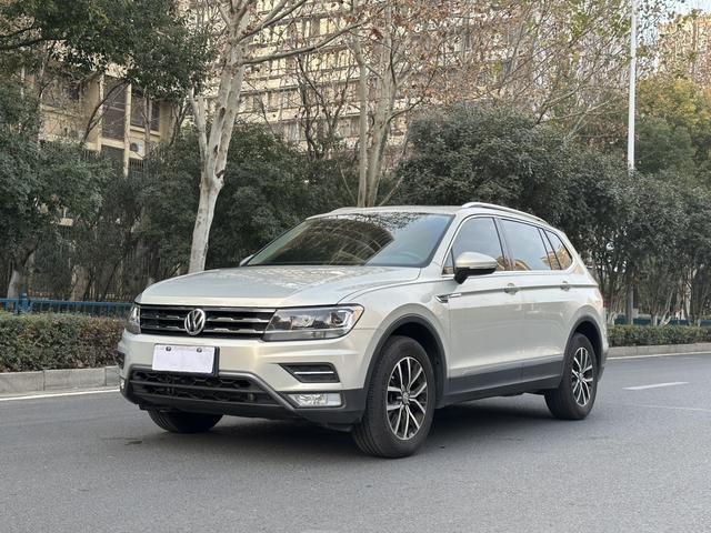 Volkswagen Tiguan L