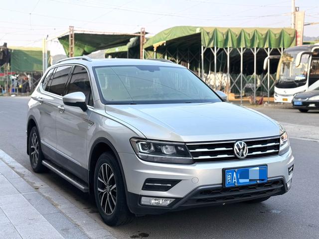 Volkswagen Tiguan L