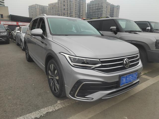 Volkswagen Tiguan L