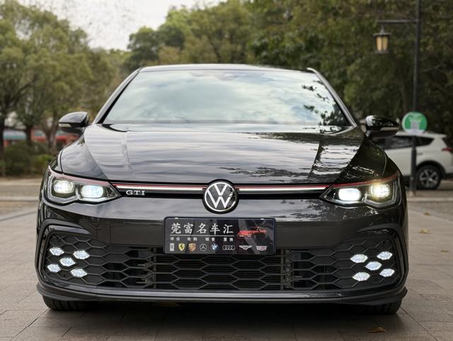 Volkswagen Golf GTI