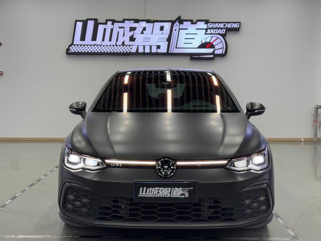 Volkswagen Golf GTI