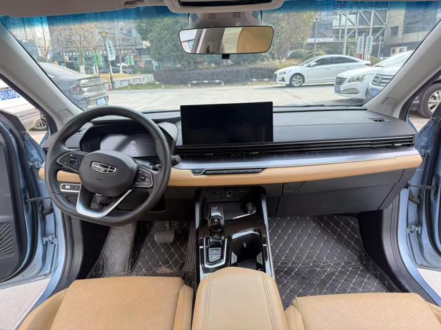 Geely Emgrand L HiP