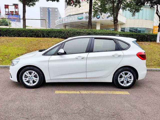 BMW 2 series station wagon