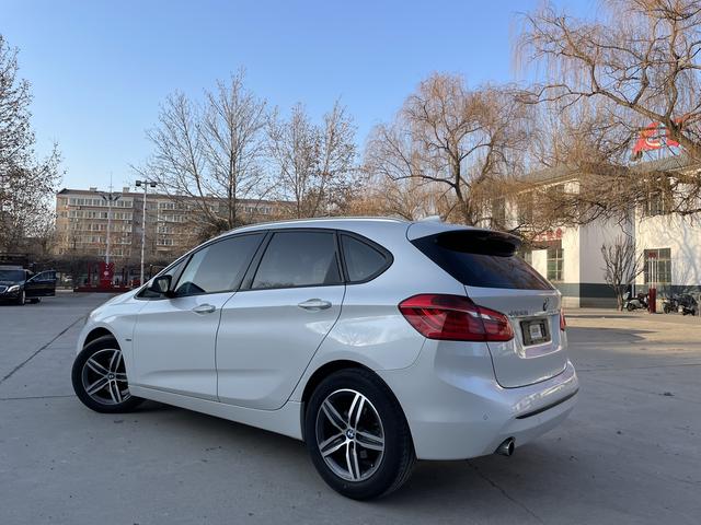 BMW 2 series station wagon