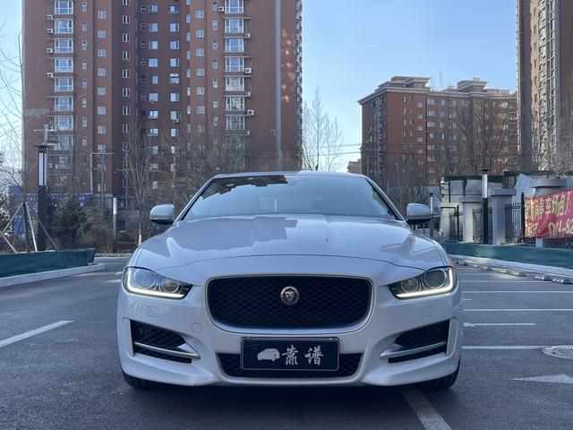 Jaguar XE