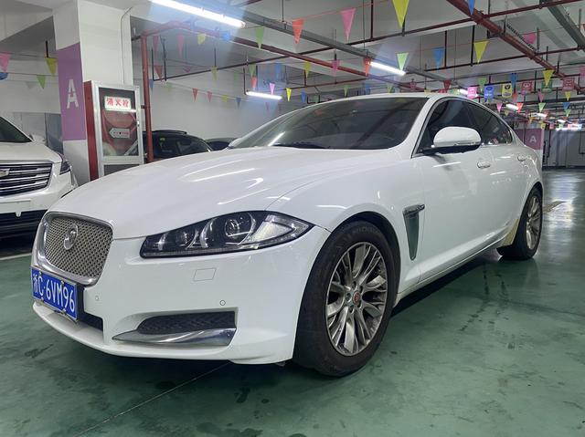 Jaguar XF