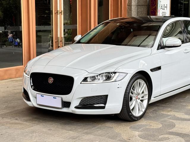 Jaguar XFL