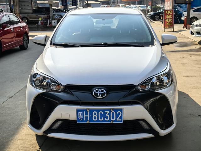 Toyota YARiS L to dazzle