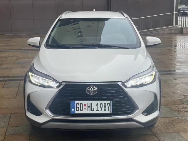 Toyota YARiS L to dazzle