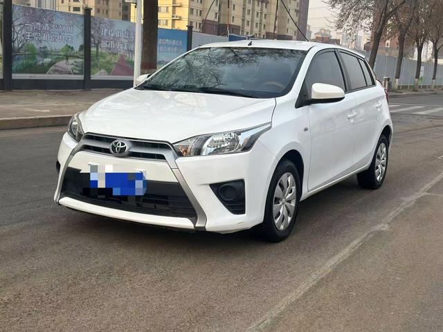 Toyota YARiS L to dazzle