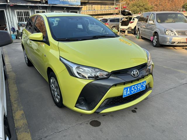 Toyota YARiS L to dazzle