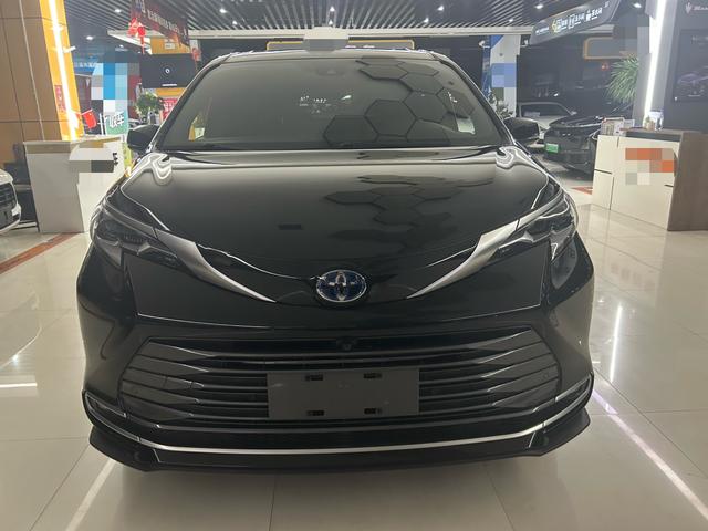 Toyota Senna