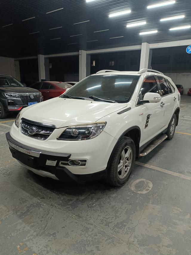 BYD S6