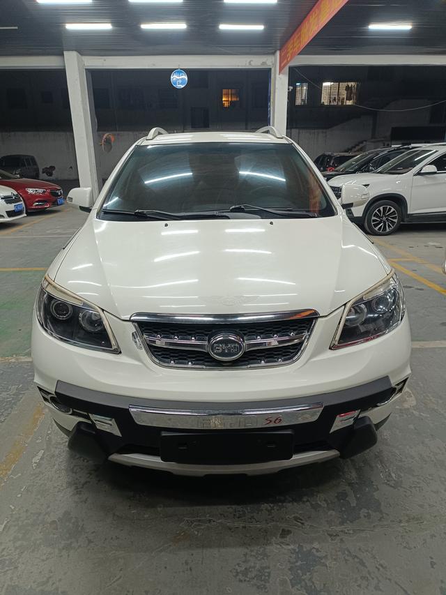 BYD S6