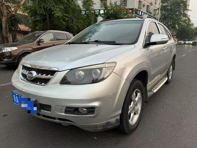 BYD S6