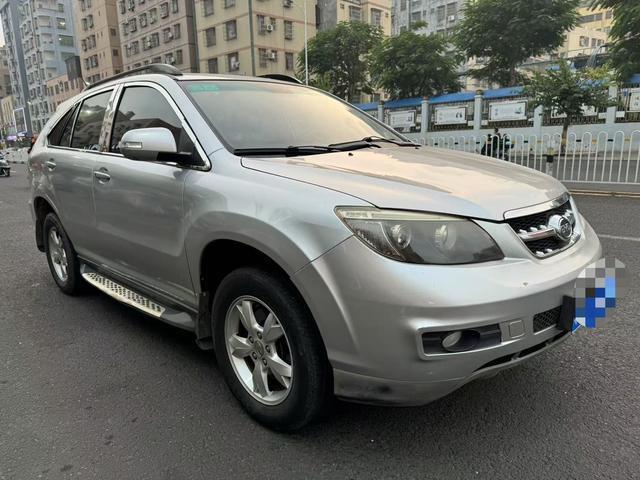 BYD S6