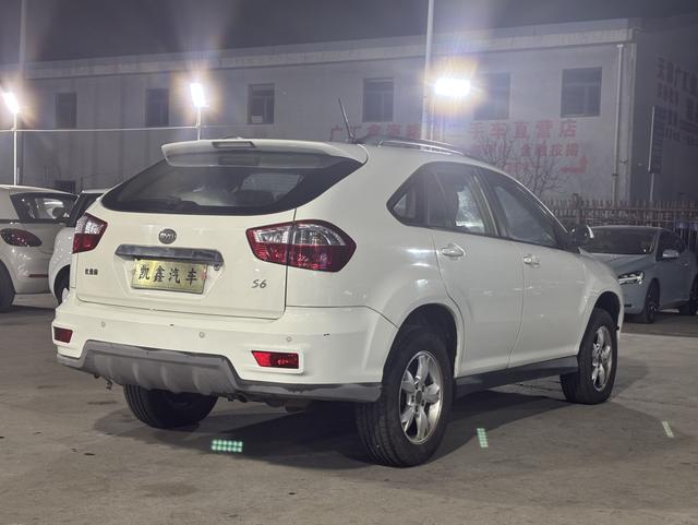 BYD S6