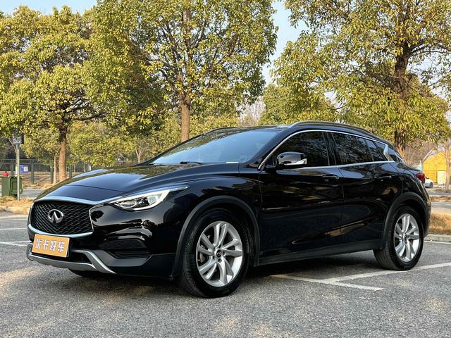 Infiniti QX30