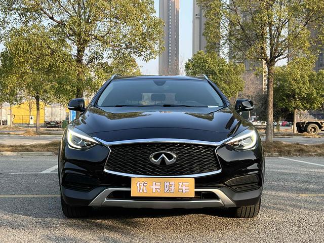 Infiniti QX30