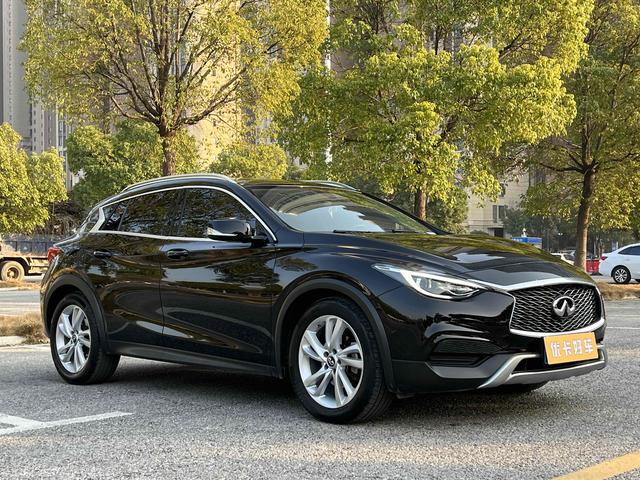 Infiniti QX30