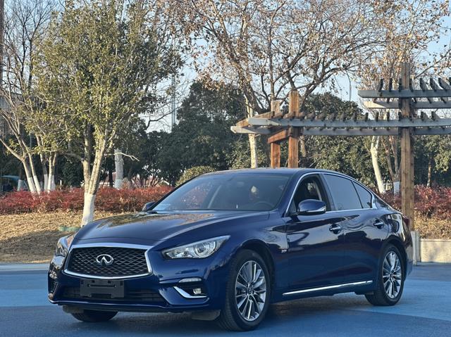 Infiniti Q50L