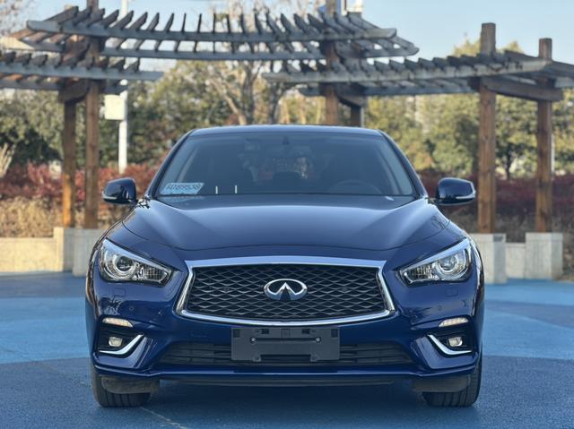 Infiniti Q50L