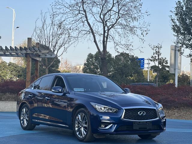 Infiniti Q50L