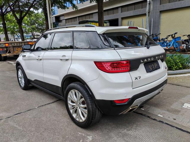 Lu Feng Landwind X7