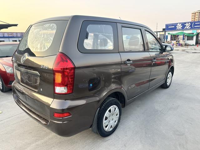 Dongfeng Fengon 330