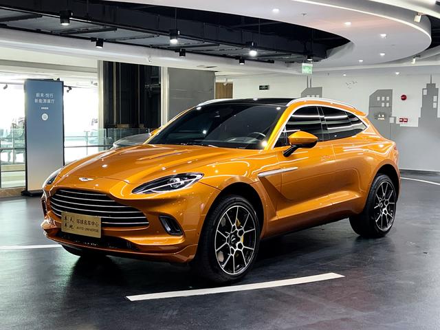 Aston Martin DBX