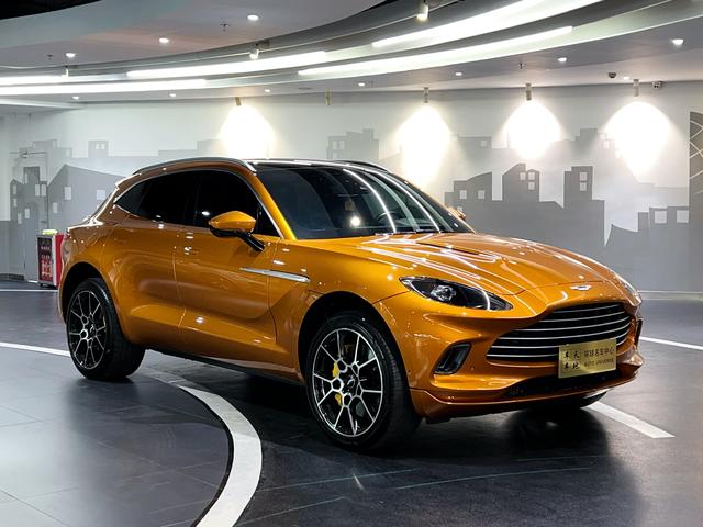 Aston Martin DBX