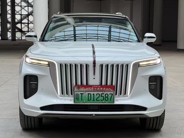 Hongqi E-HS9