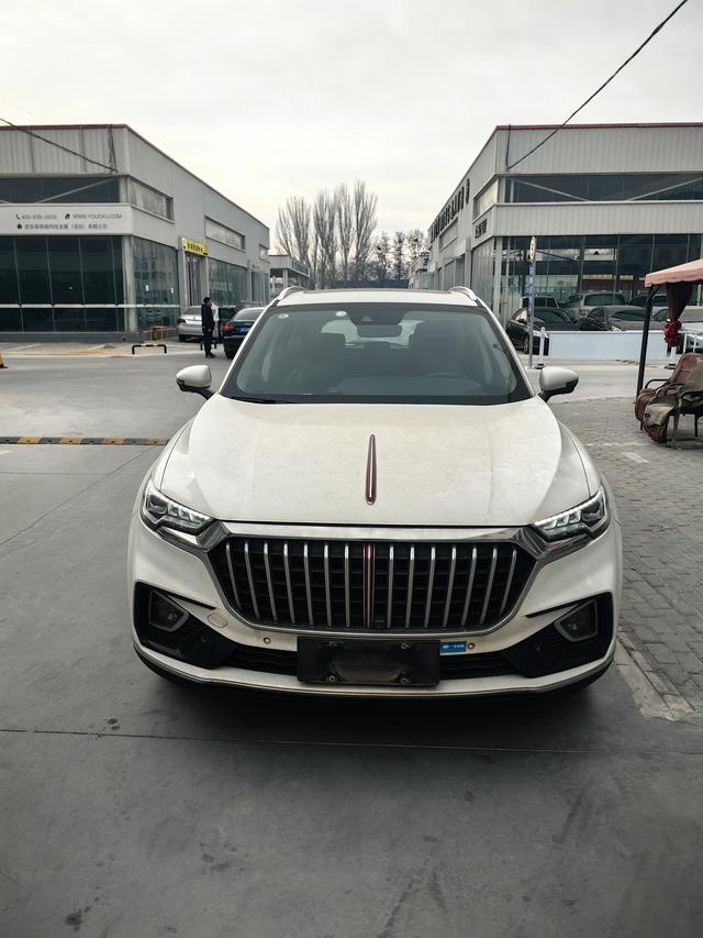 Hongqi HS5