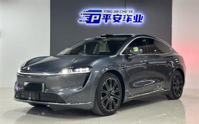 Luxeed Zhijie R7