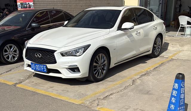 Infiniti Q50L