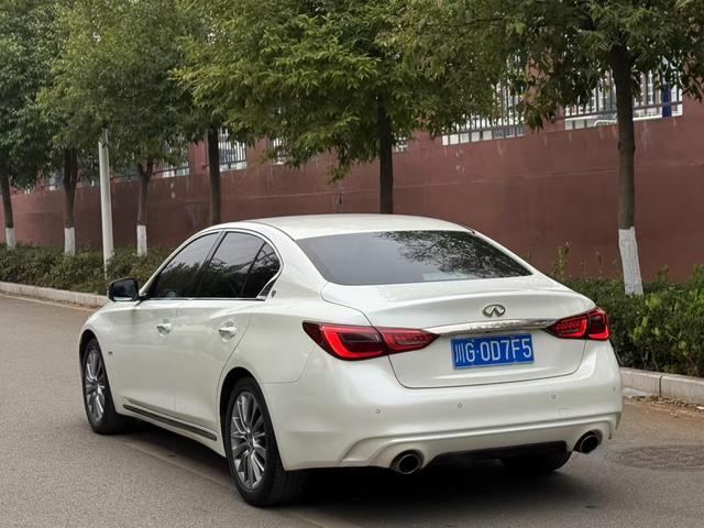 Infiniti Q50L