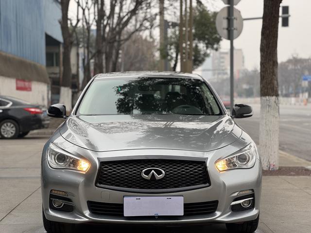 Infiniti Q50L