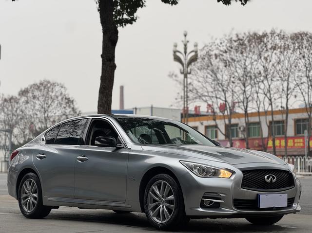 Infiniti Q50L