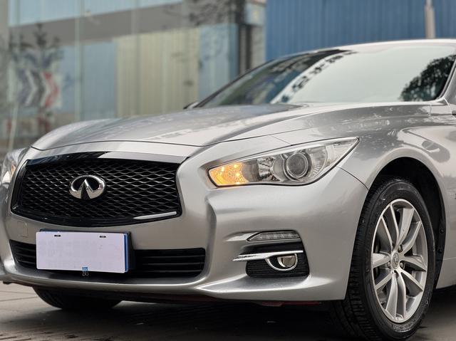 Infiniti Q50L