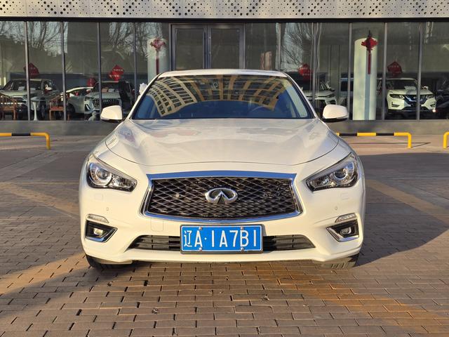 Infiniti Q50L